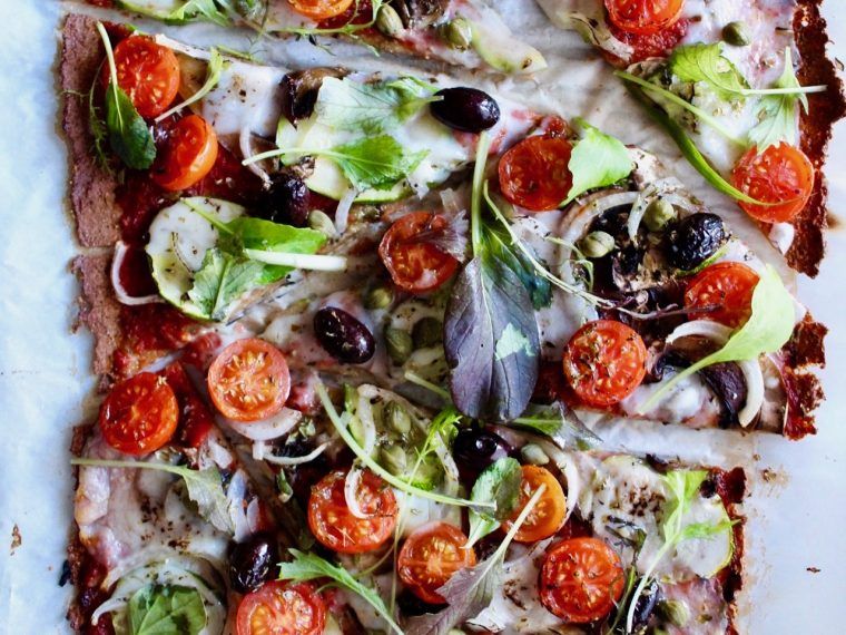 PIZZA MEDITERRÁNEA CON BASE DE QUINOA